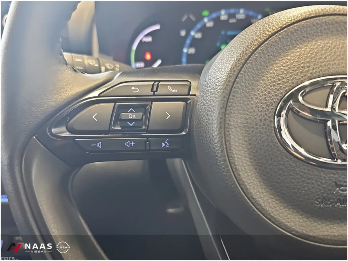 Toyota Yaris Cross Hatchback, Petrol Hybrid, 2023, White