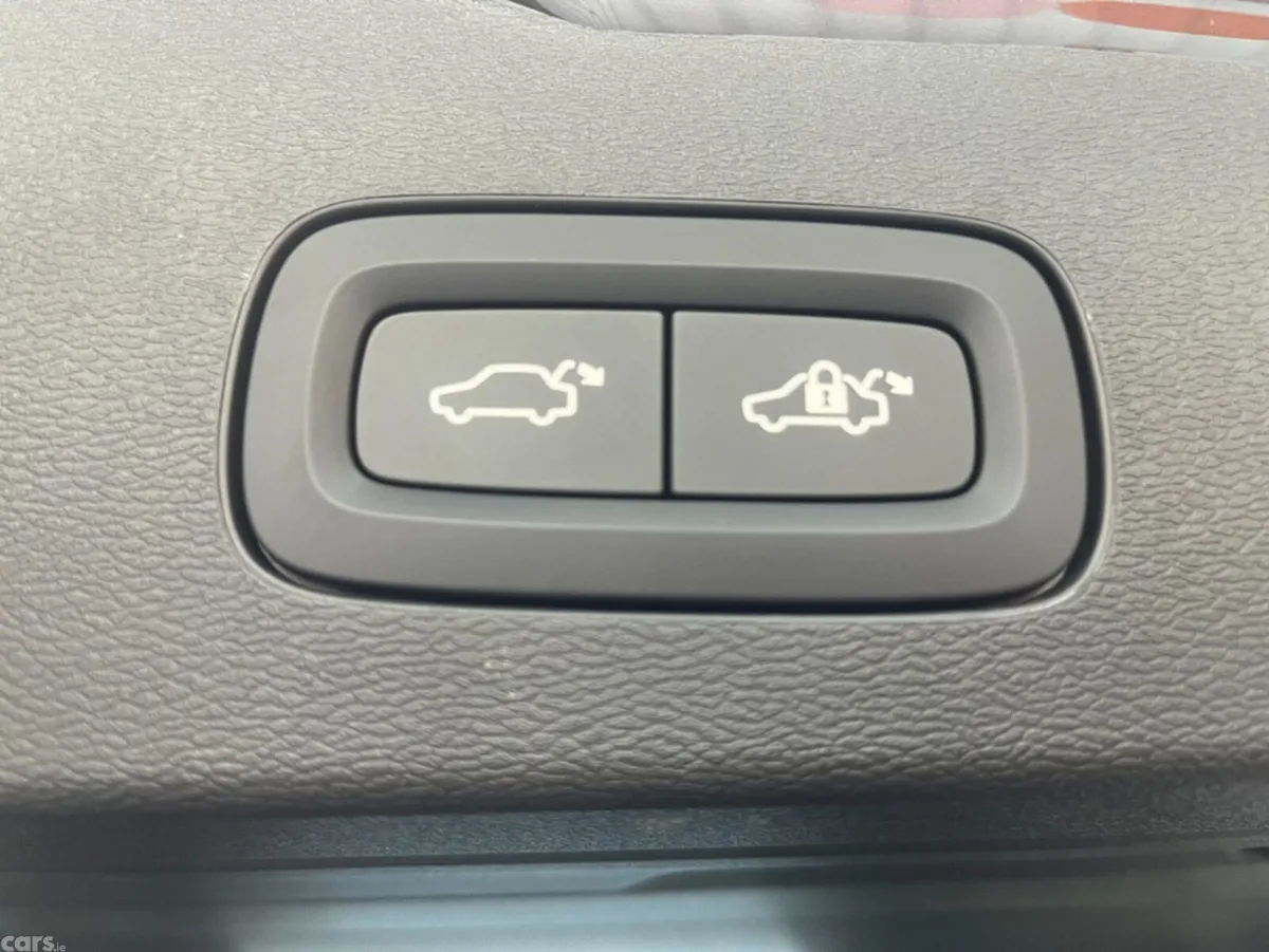 Volvo V60 Estate, Petrol Hybrid, 2025, Grey