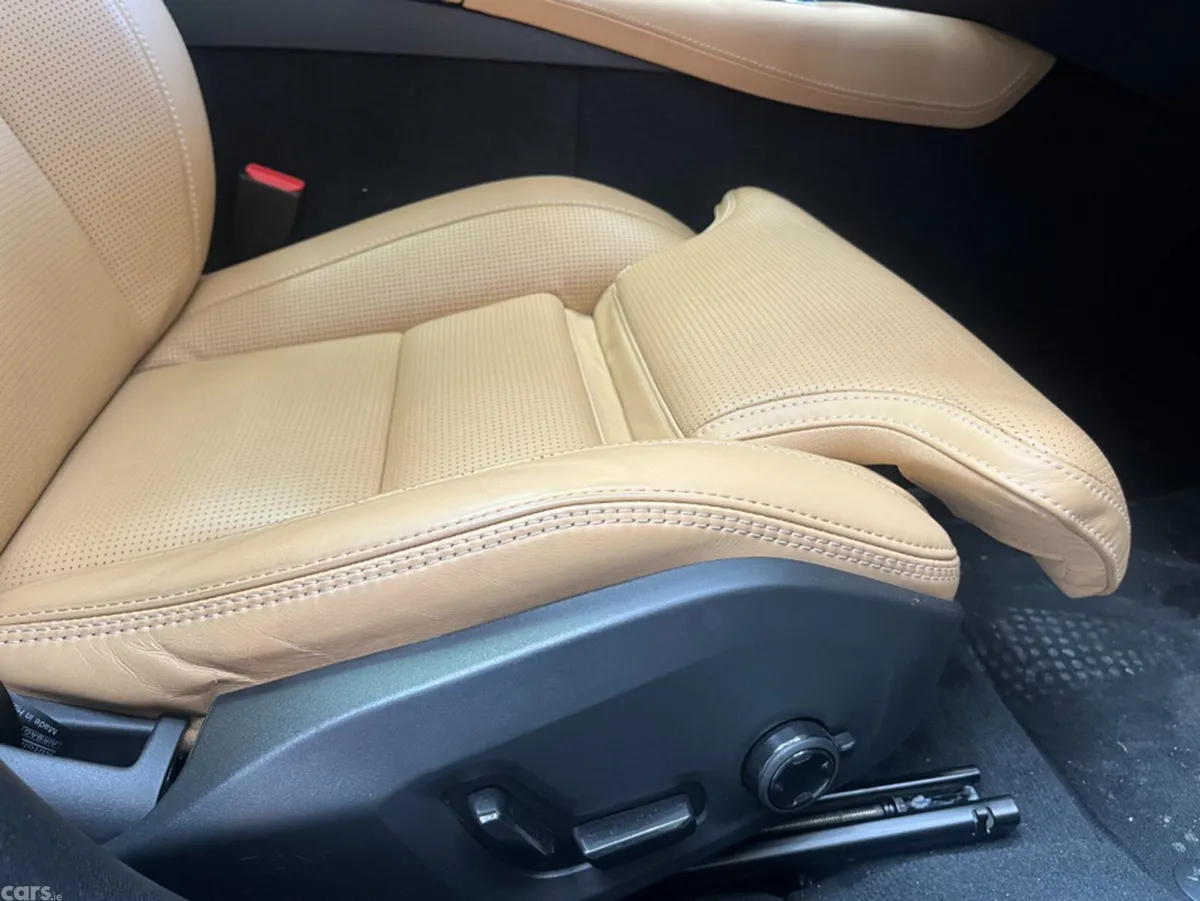 Volvo V60 Estate, Petrol Hybrid, 2025, Grey