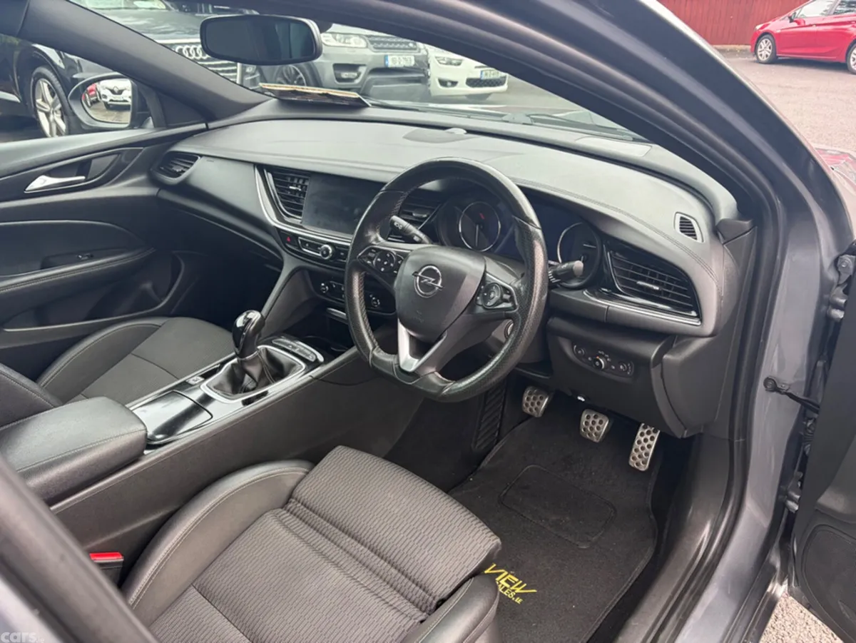 Opel Insignia Hatchback, Diesel, 2021, Grey