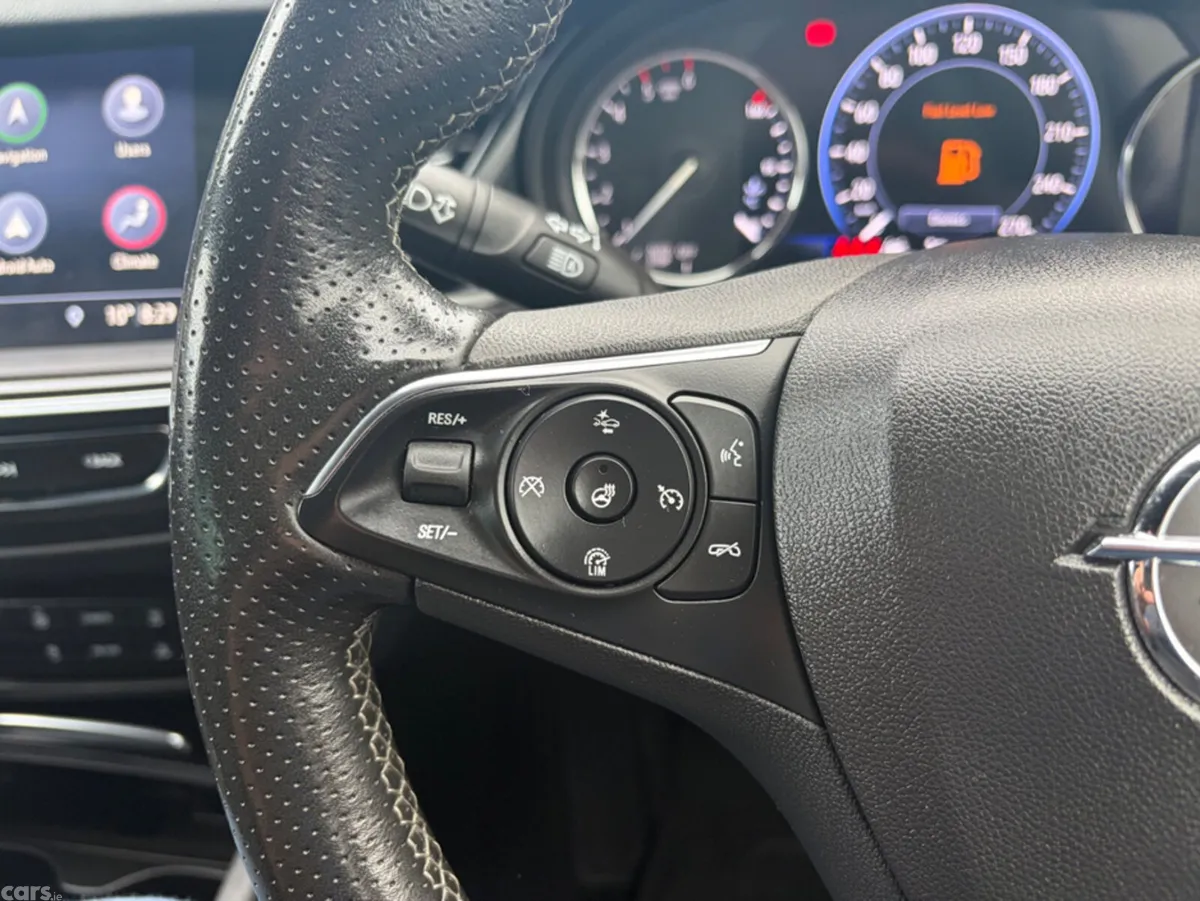 Opel Insignia Hatchback, Diesel, 2021, Grey