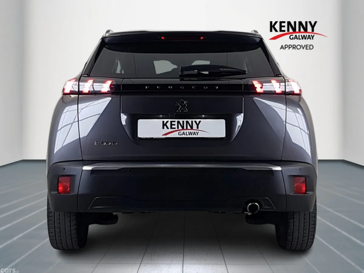 Peugeot 2008 MPV, Diesel, 2022, Grey