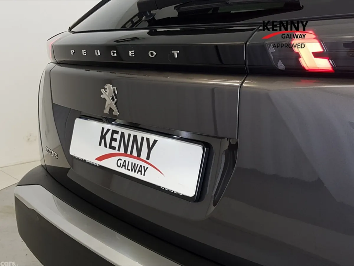 Peugeot 2008 MPV, Diesel, 2022, Grey