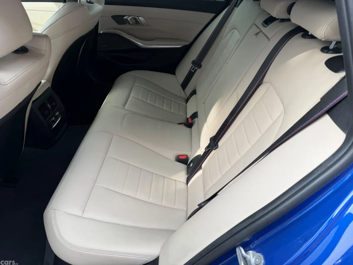 BMW 3-Series Estate, Diesel, 2020, Blue