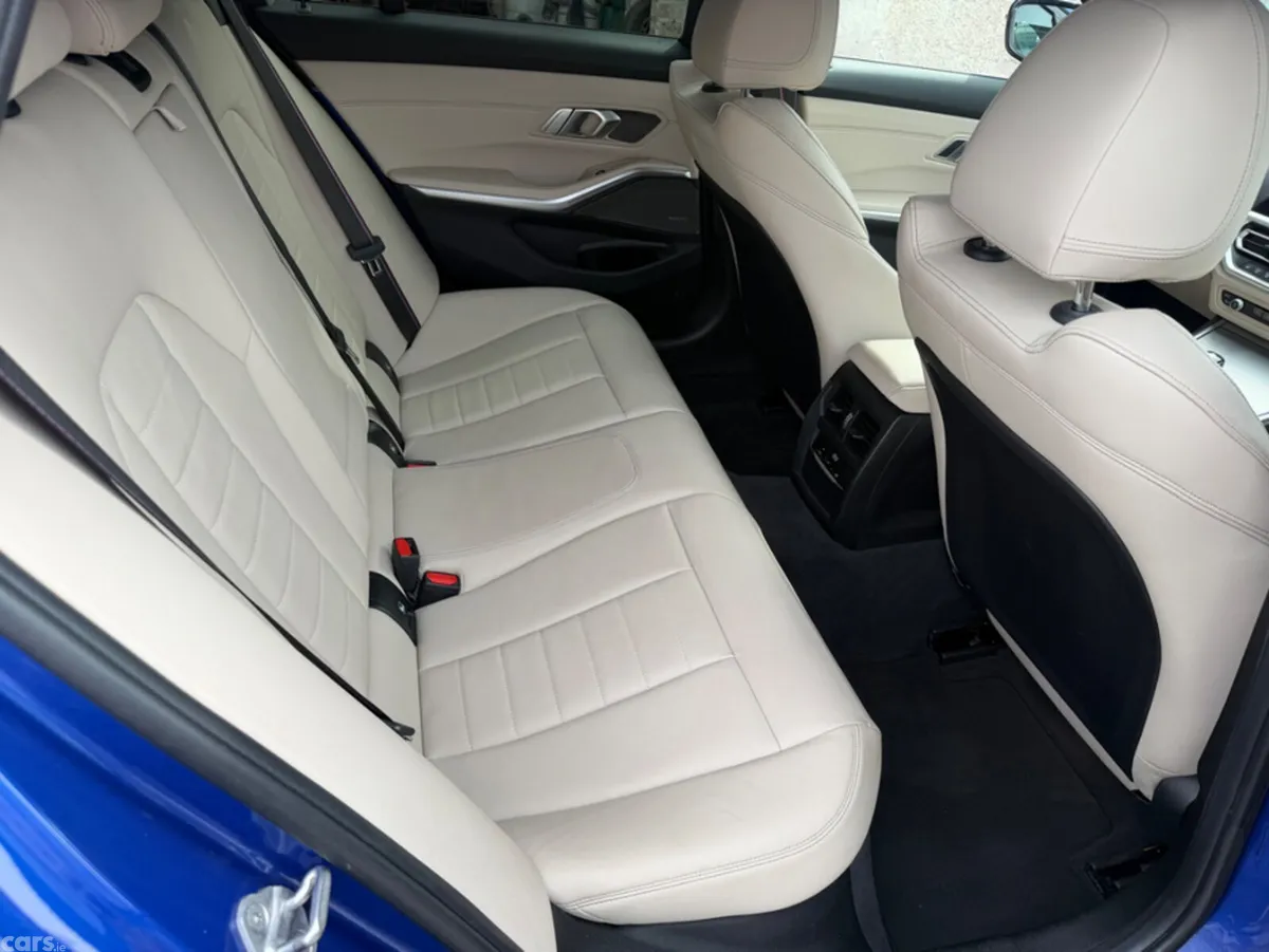 BMW 3-Series Estate, Diesel, 2020, Blue