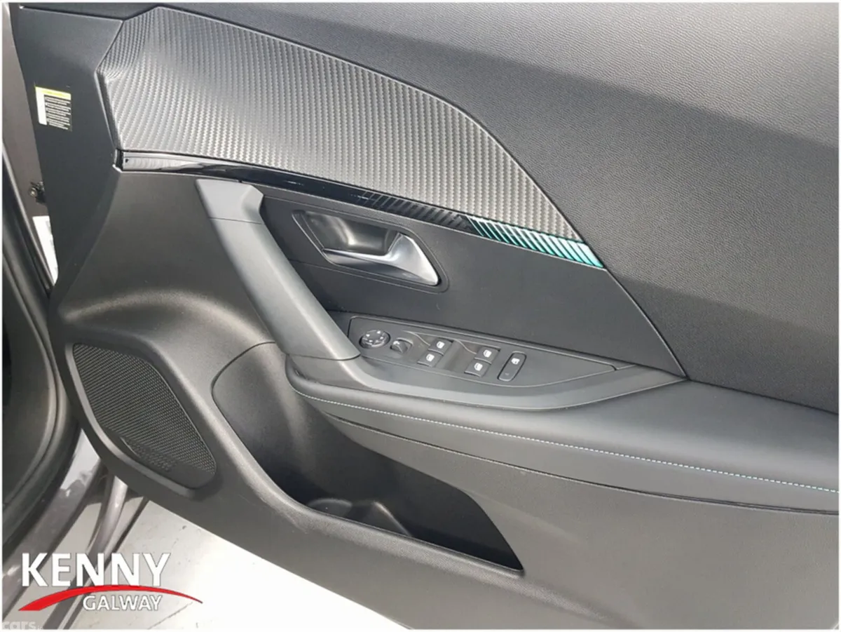 Peugeot 2008 MPV, Diesel, 2022, Grey