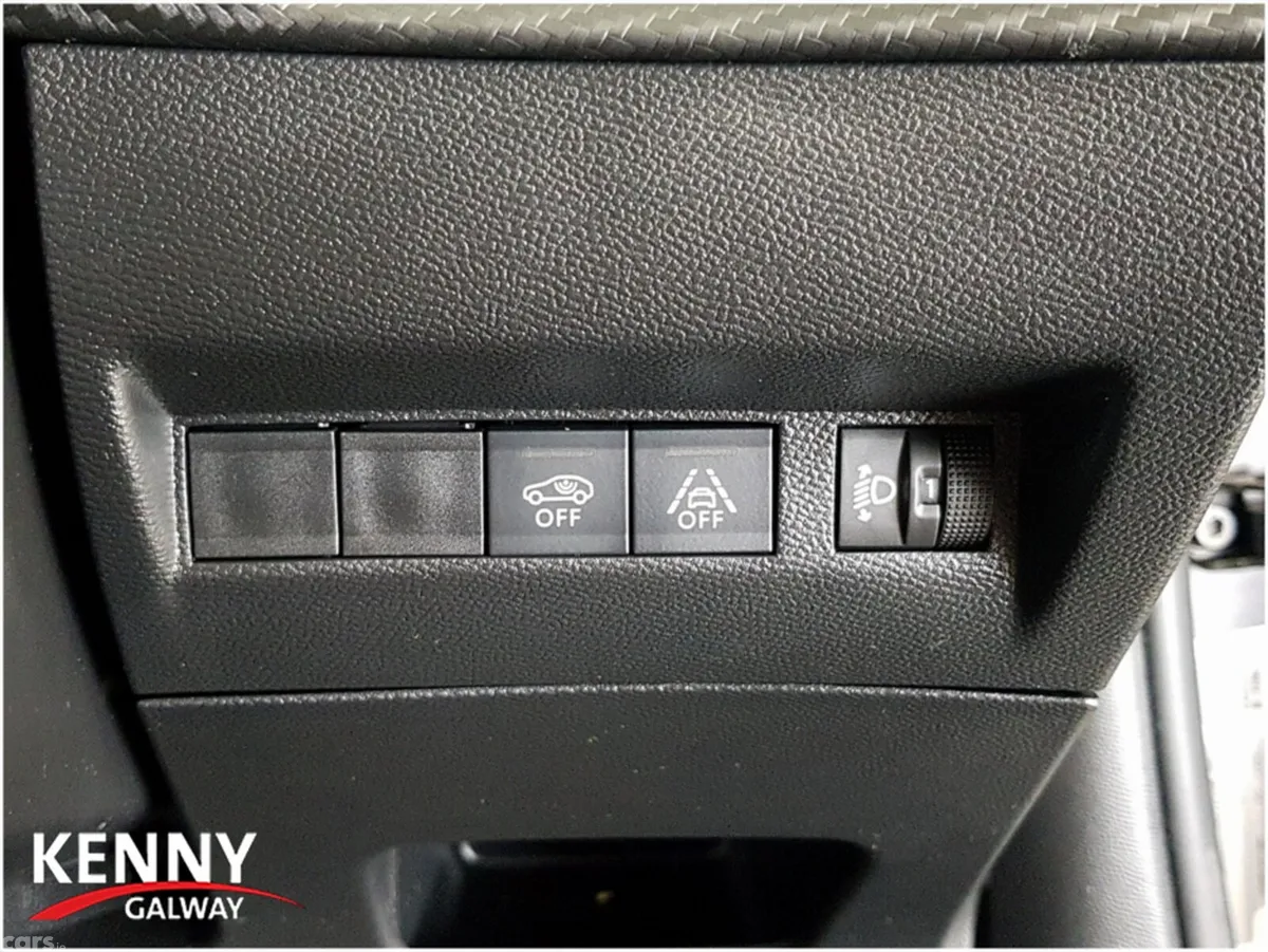 Peugeot 2008 MPV, Diesel, 2022, Grey