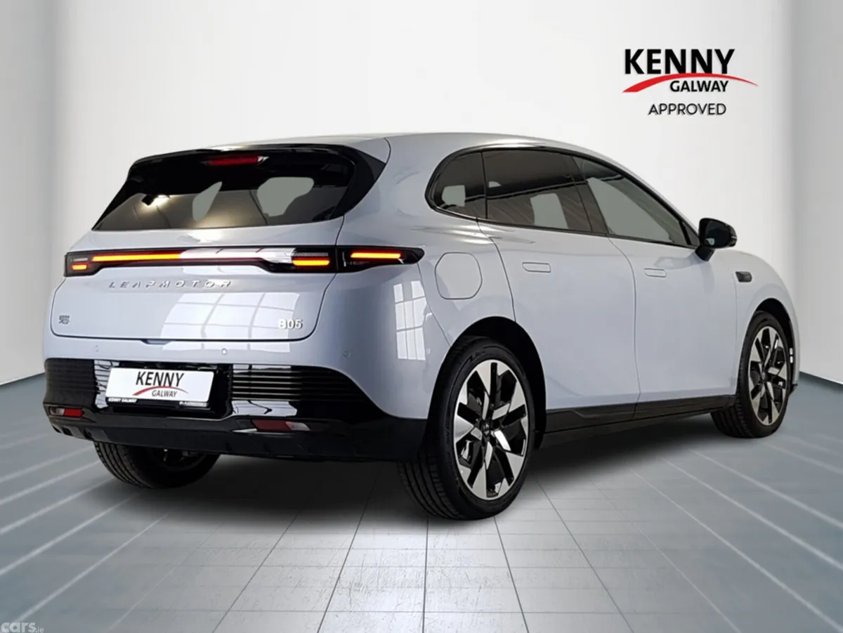 Leapmotor B05 Hatchback, Electric, 2026, Silver