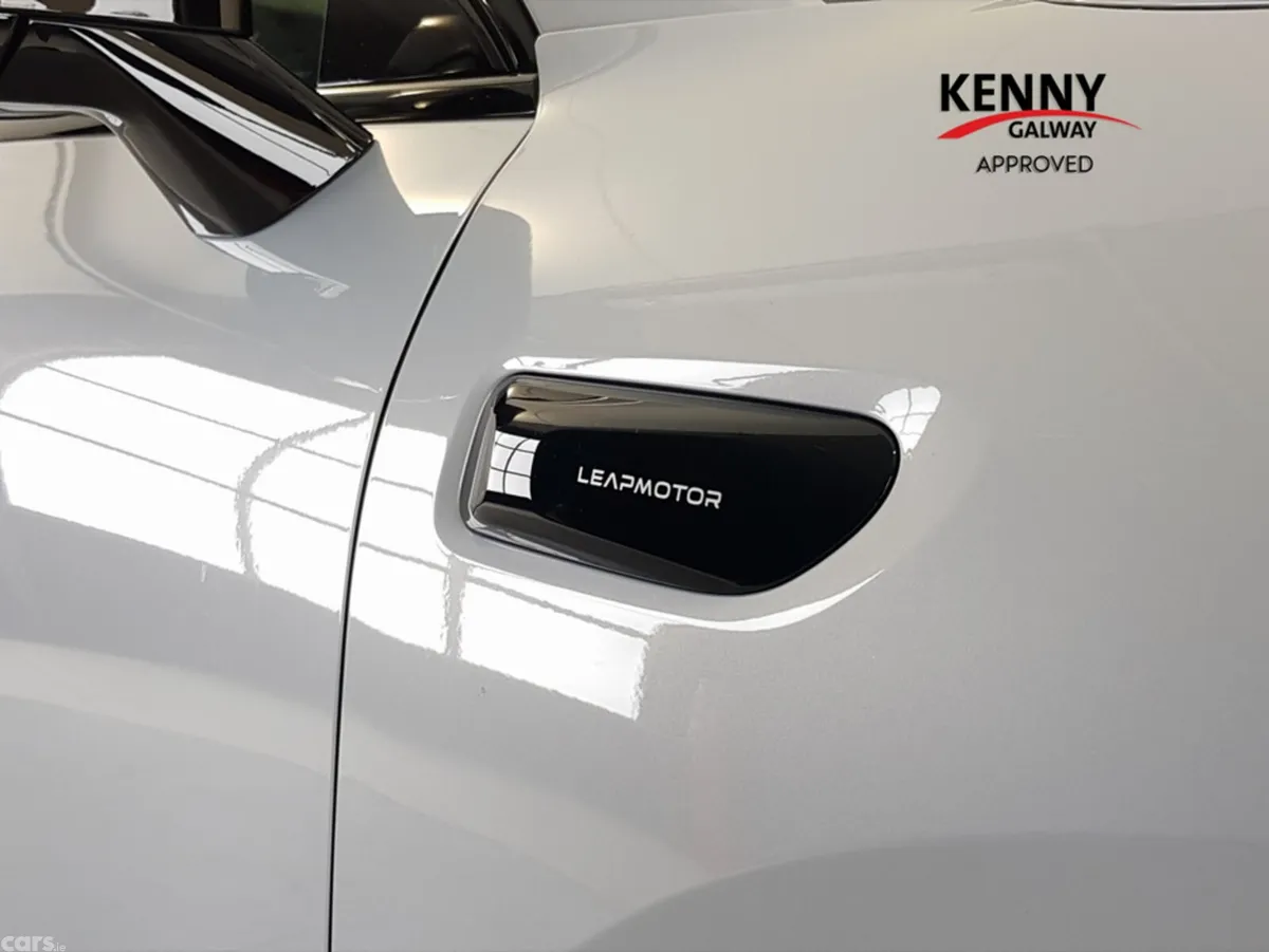 Leapmotor B05 Hatchback, Electric, 2026, Silver