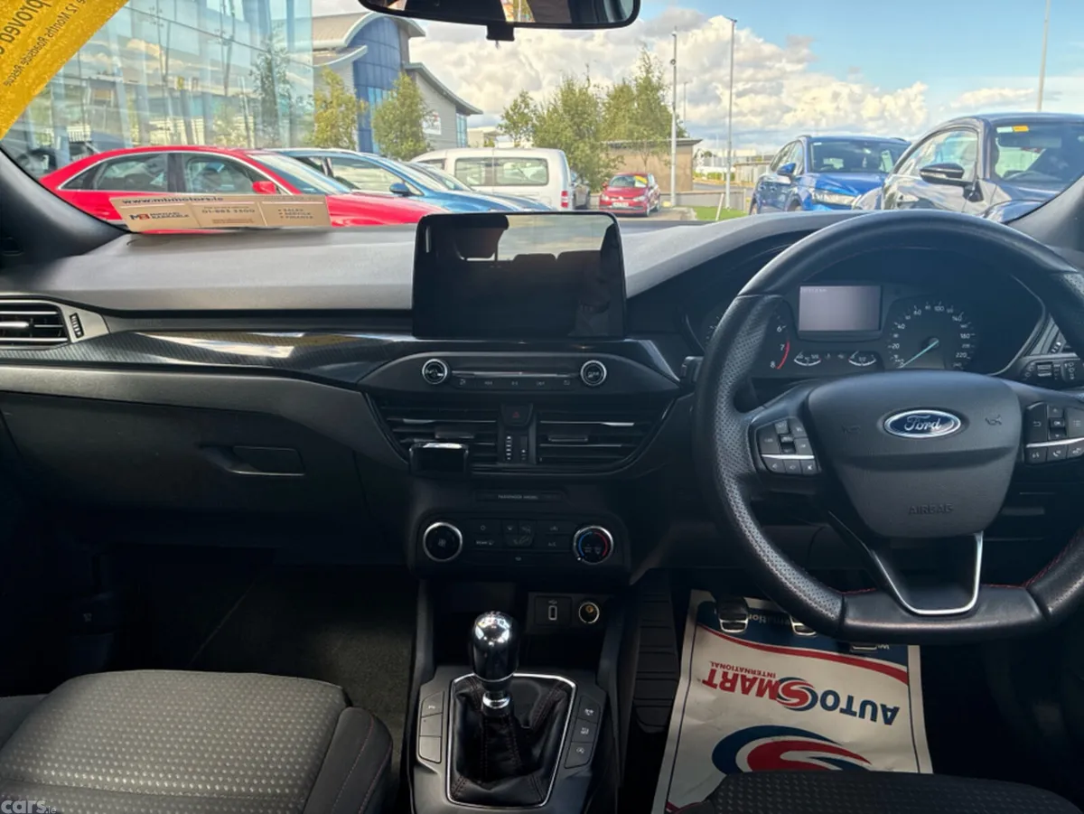 Ford Focus Hatchback, Petrol, 2019, White