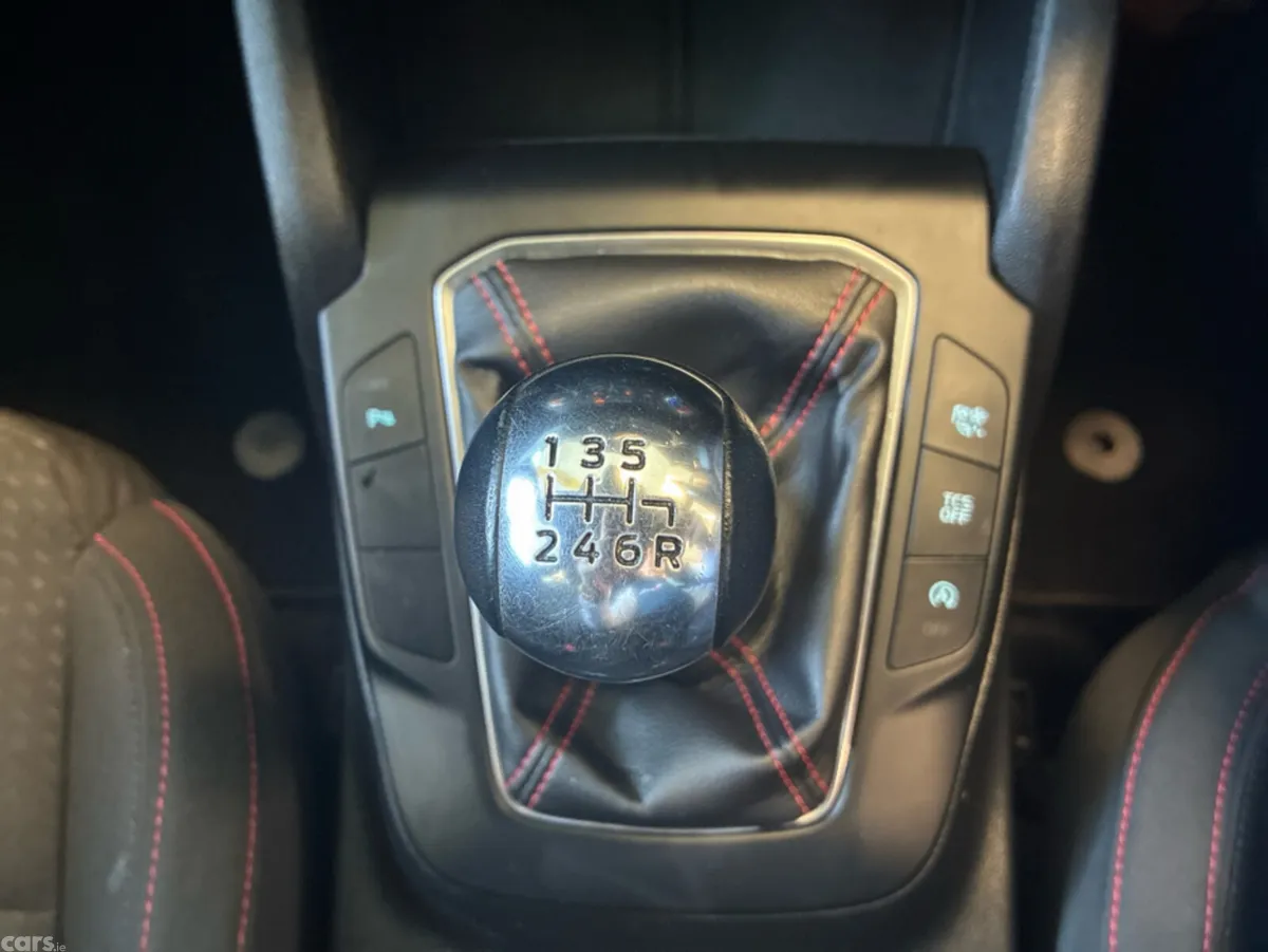Ford Focus Hatchback, Petrol, 2019, White
