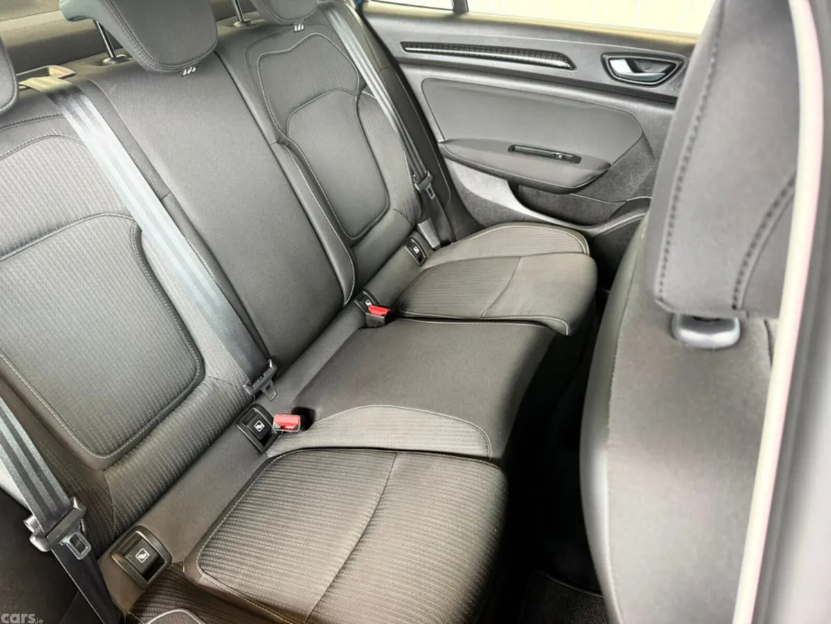Renault Megane Saloon, Petrol, 2021, Blue