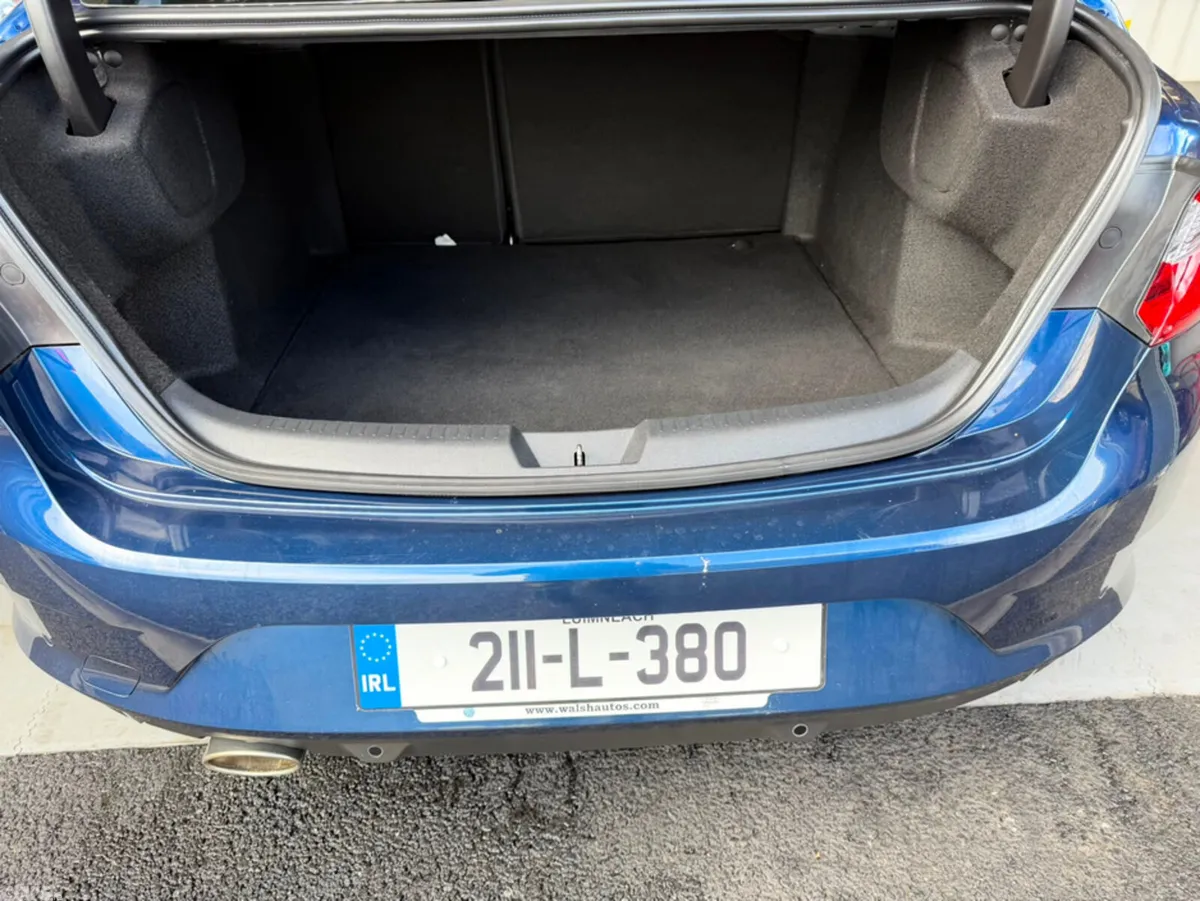 Renault Megane Saloon, Petrol, 2021, Blue