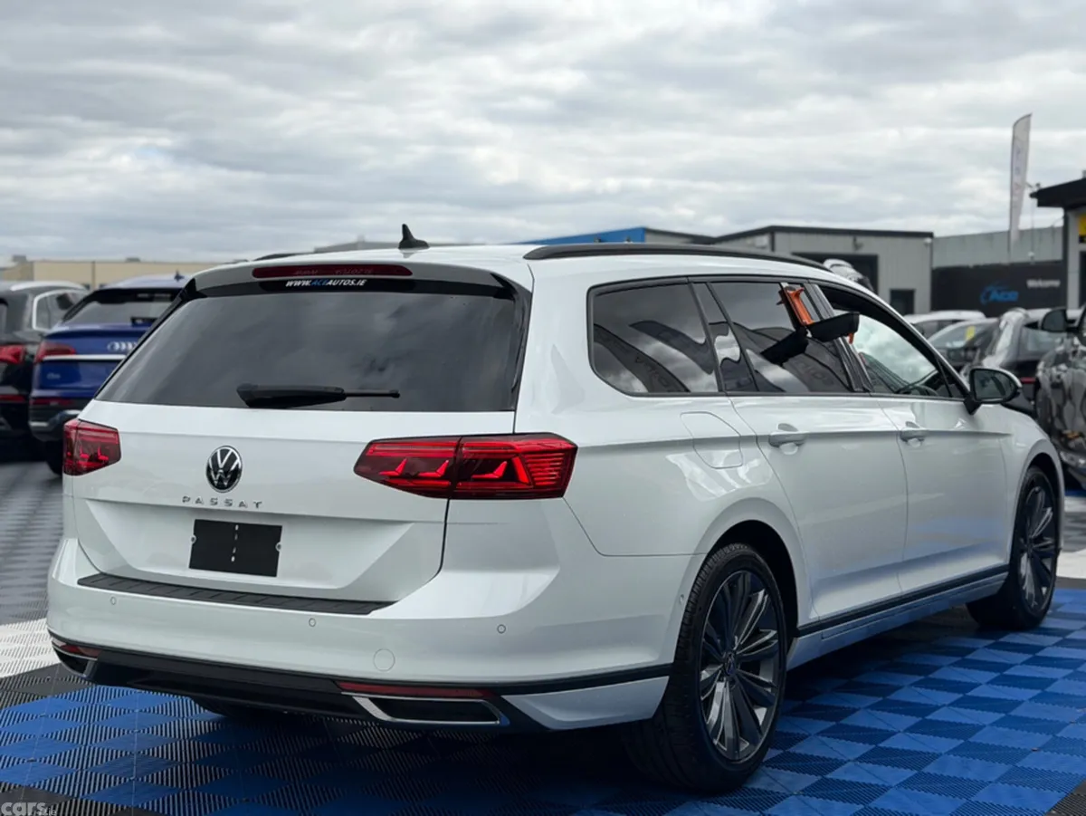Volkswagen Passat Estate, Diesel, 2021, White