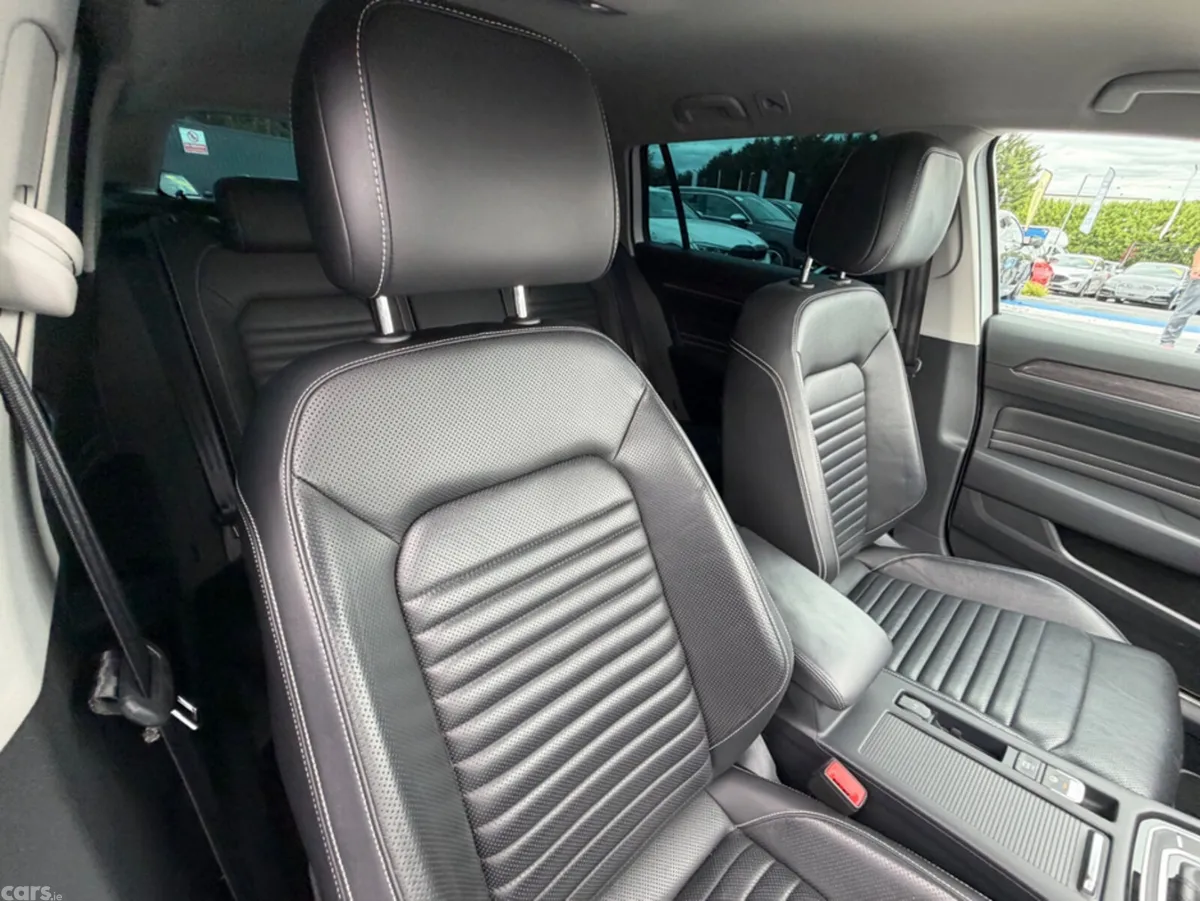 Volkswagen Passat Estate, Diesel, 2021, White