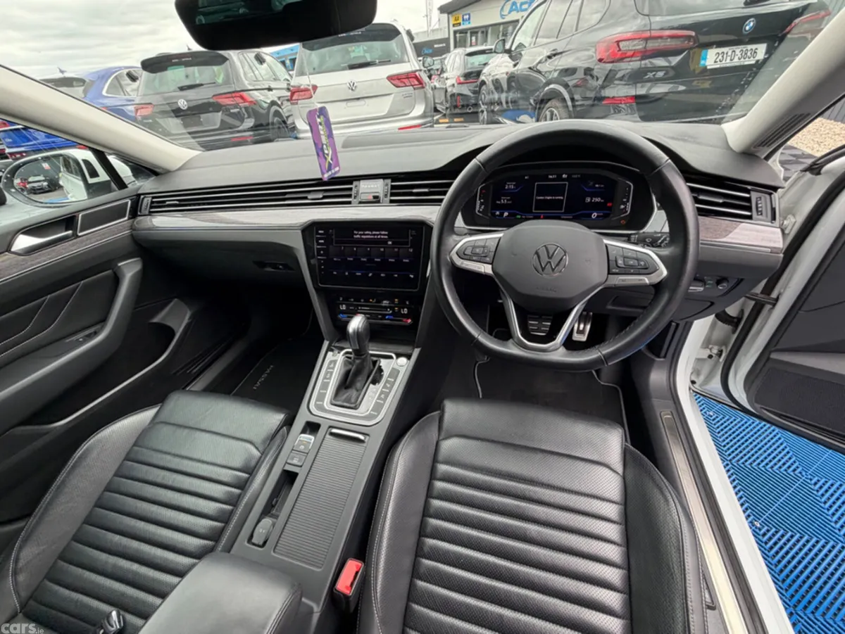 Volkswagen Passat Estate, Diesel, 2021, White