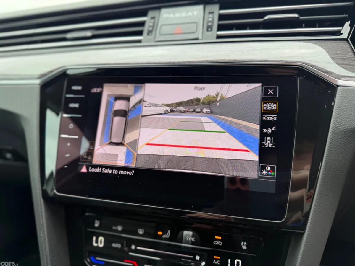 Volkswagen Passat Estate, Diesel, 2021, White