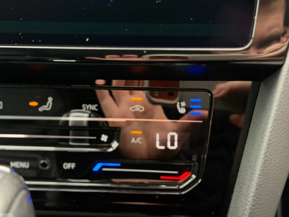 Volkswagen Passat Estate, Diesel, 2021, White
