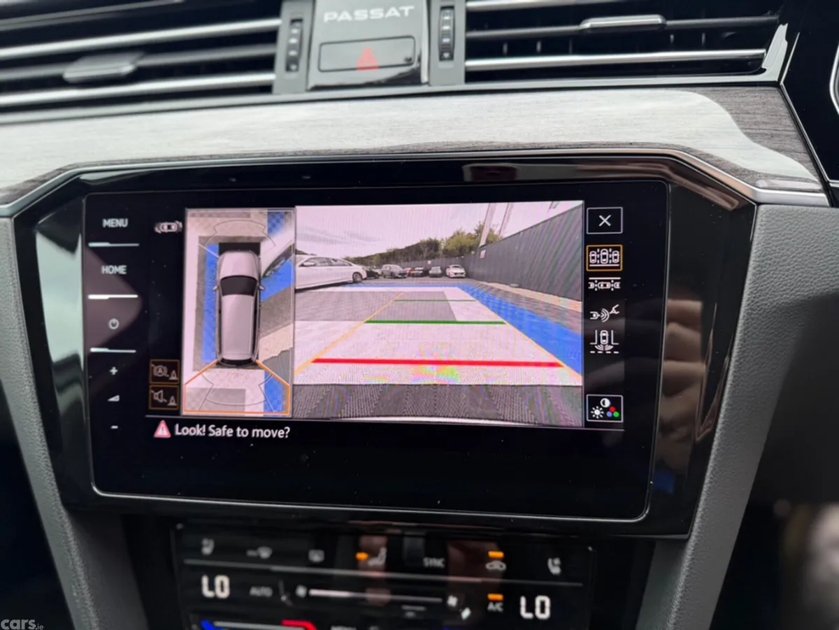 Volkswagen Passat Estate, Diesel, 2021, White