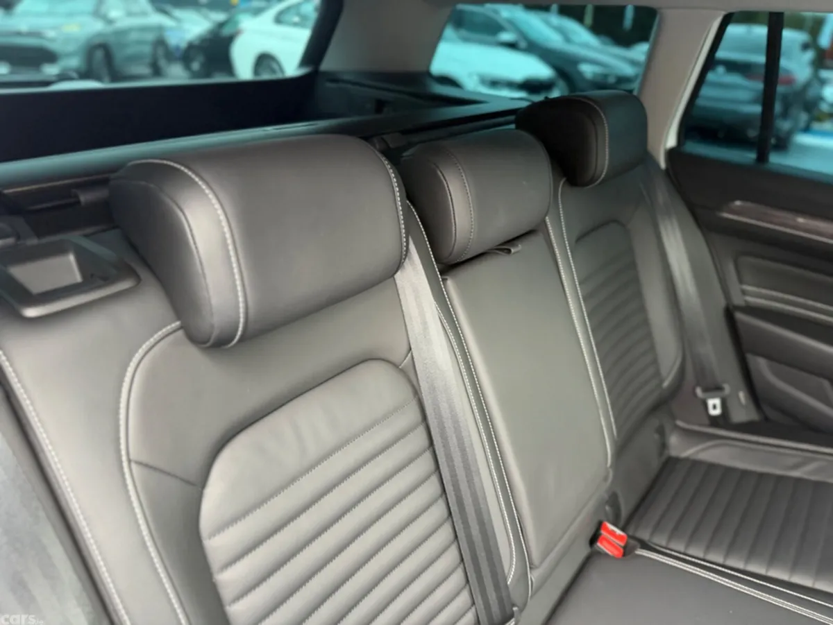 Volkswagen Passat Estate, Diesel, 2021, White