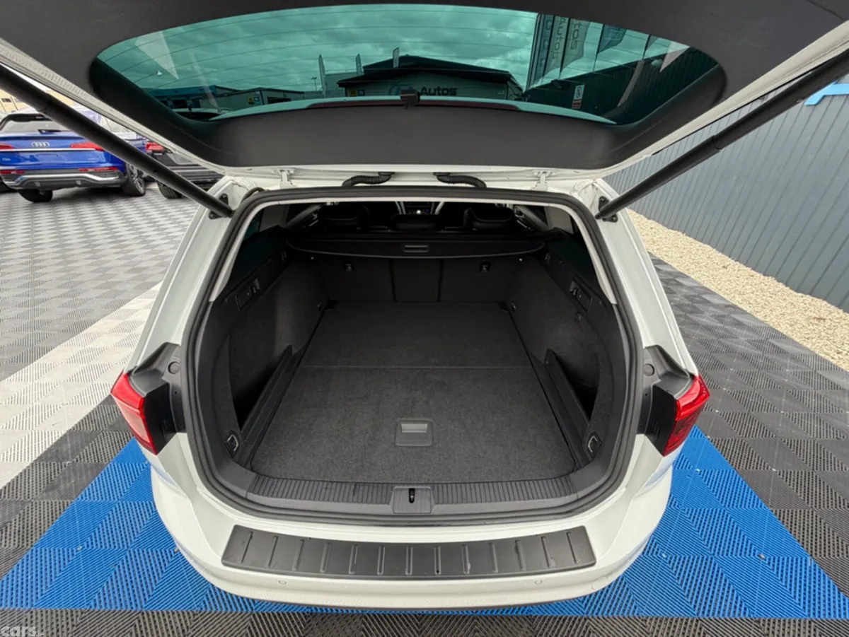 Volkswagen Passat Estate, Diesel, 2021, White