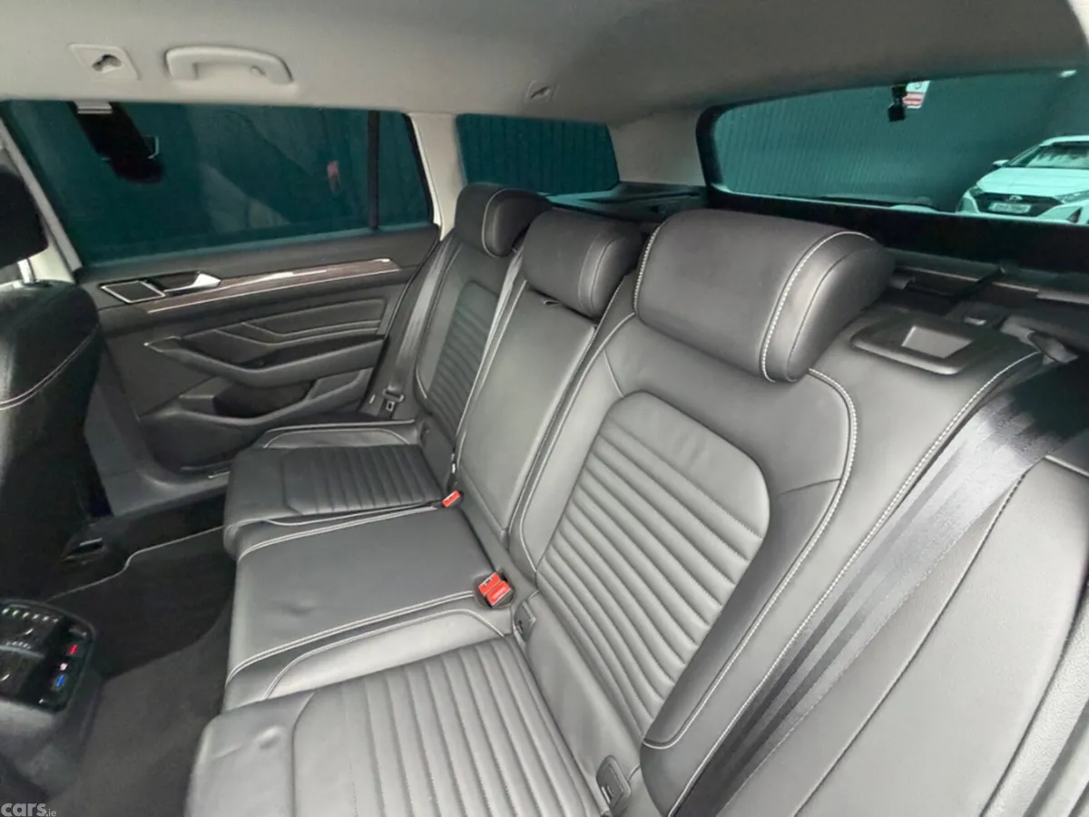 Volkswagen Passat Estate, Diesel, 2021, White