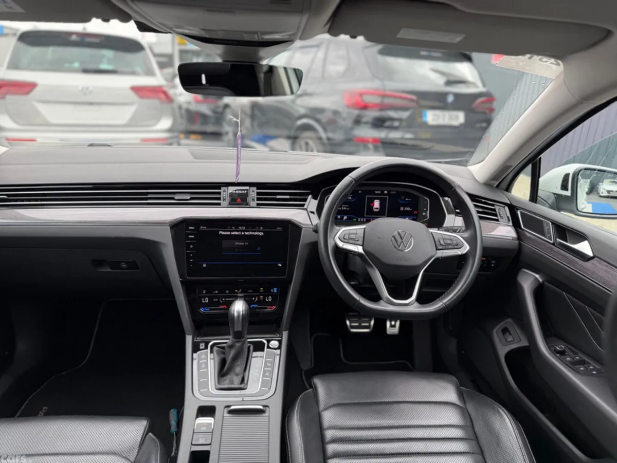 Volkswagen Passat Estate, Diesel, 2021, White