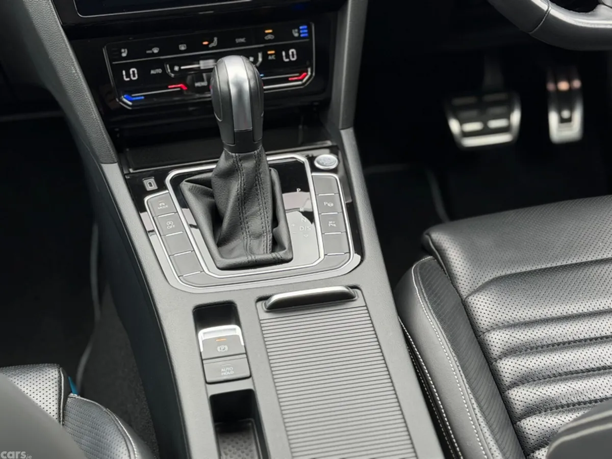 Volkswagen Passat Estate, Diesel, 2021, White