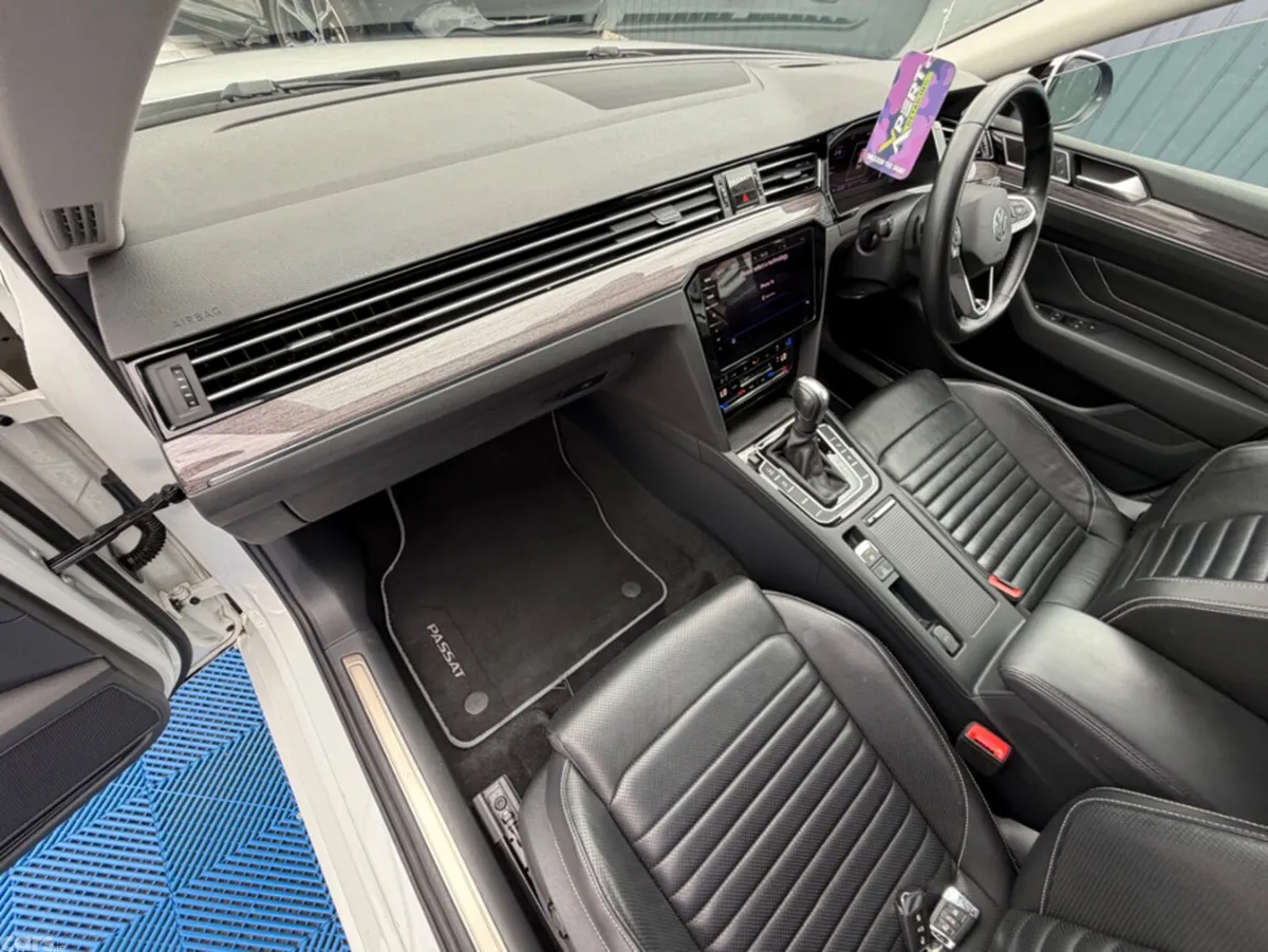 Volkswagen Passat Estate, Diesel, 2021, White