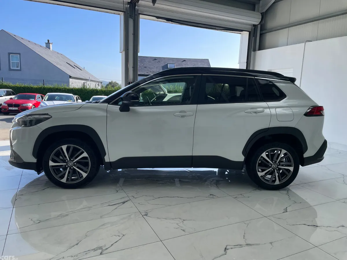 Toyota Corolla Cross Estate, Petrol Hybrid, 2025, White