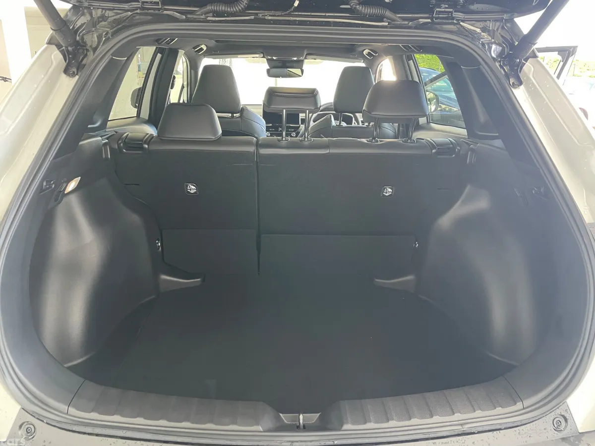 Toyota Corolla Cross Estate, Petrol Hybrid, 2025, White