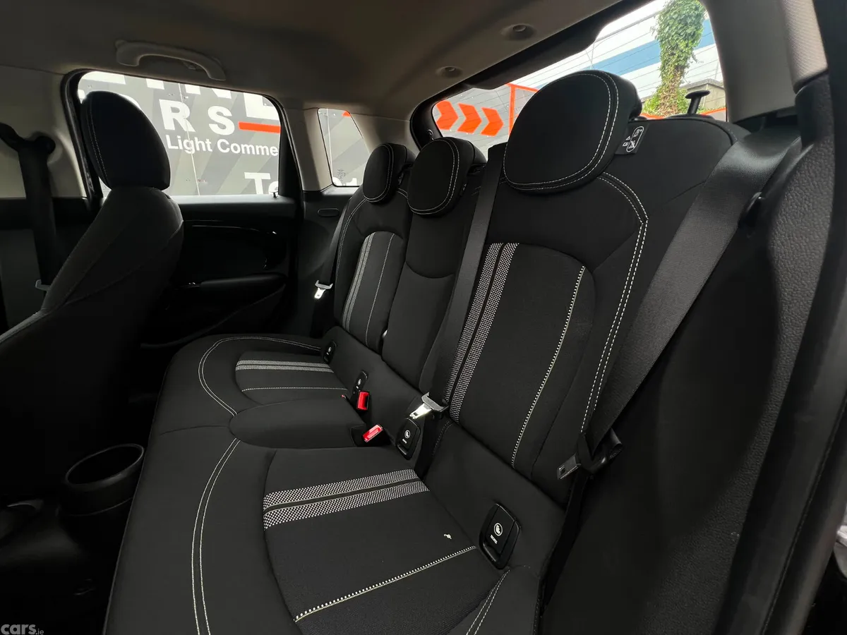 Mini Cooper Hatchback, Diesel, 2019, Black