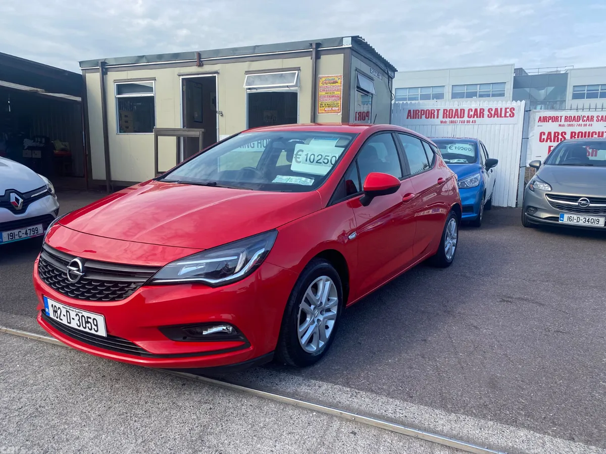 Opel Astra Hatchback, Petrol, 2018, Red
