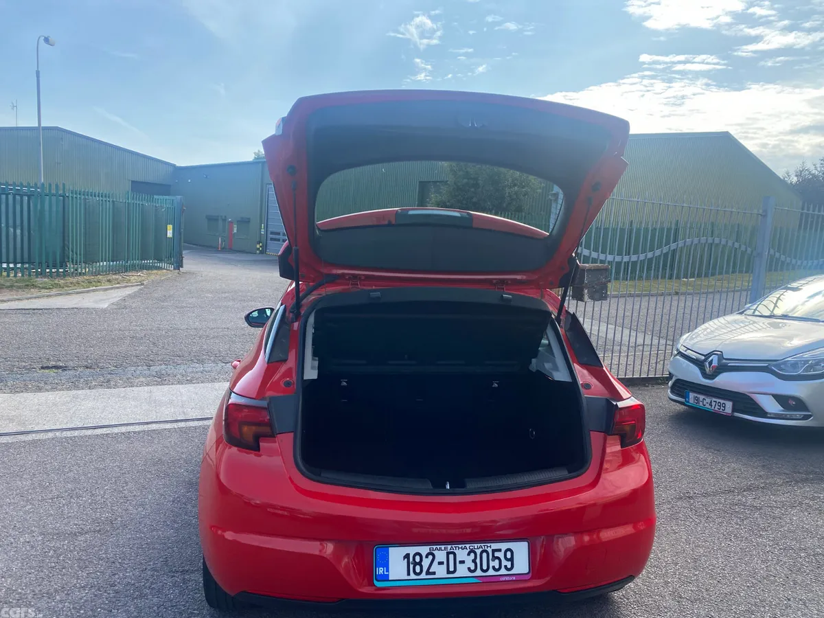 Opel Astra Hatchback, Petrol, 2018, Red