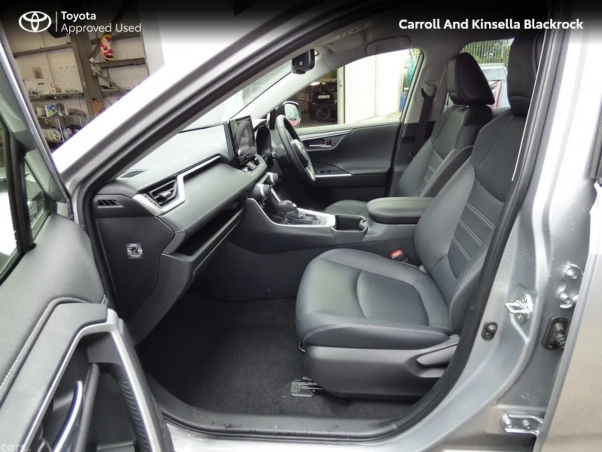 Toyota RAV4 SUV, Petrol Hybrid, 2025, Silver