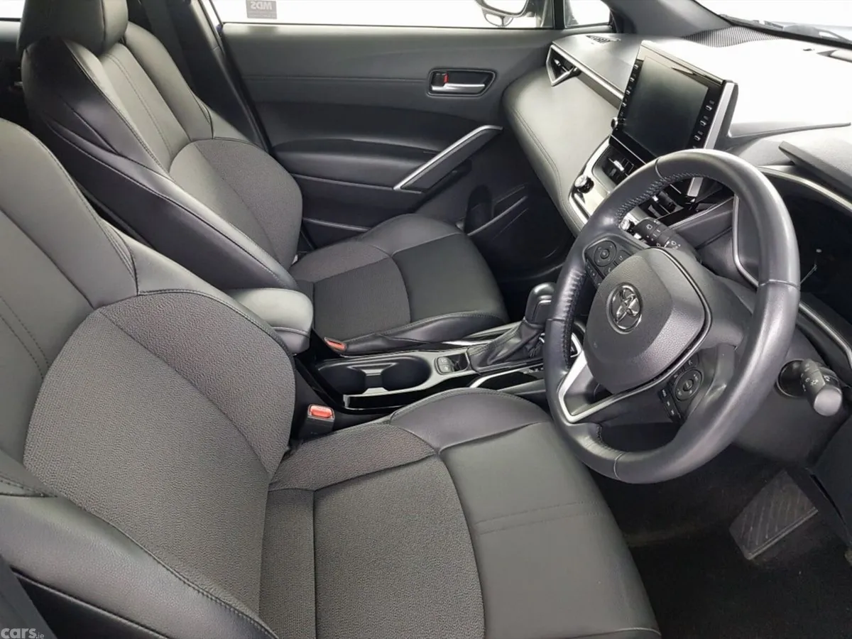 Toyota Corolla Cross SUV, Petrol Hybrid, 2023, Blue