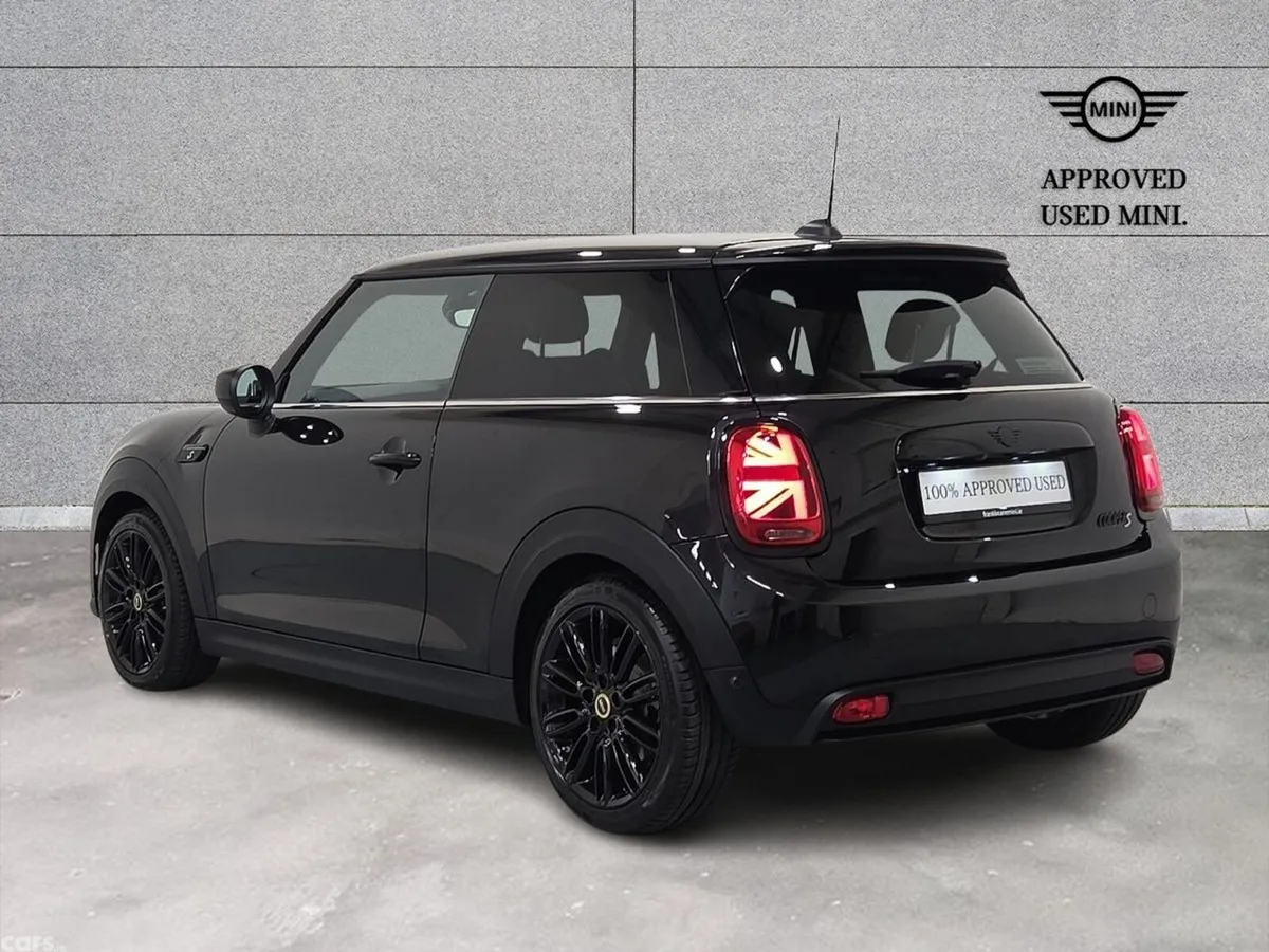 Mini Cooper Hatchback, Electric, 2023, Black