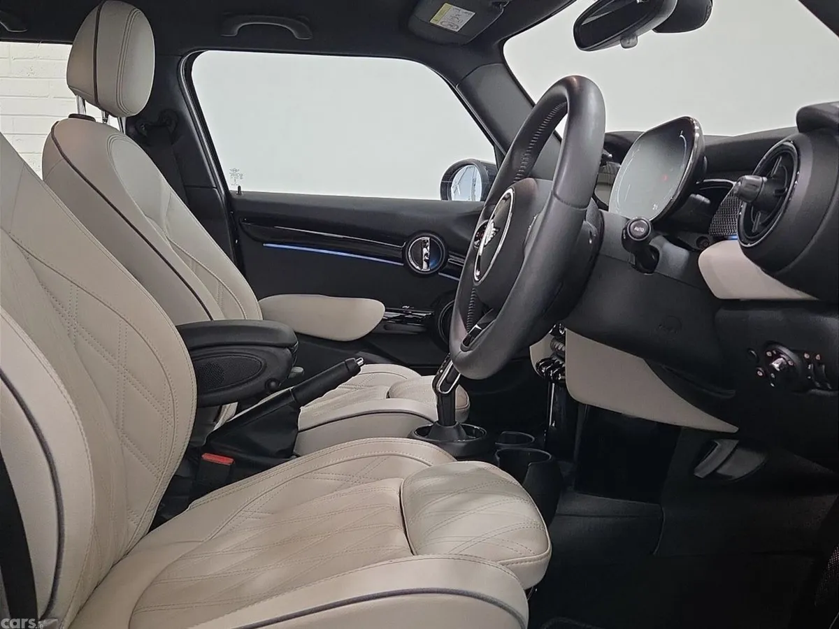 Mini Cooper Hatchback, Petrol, 2023, Blue