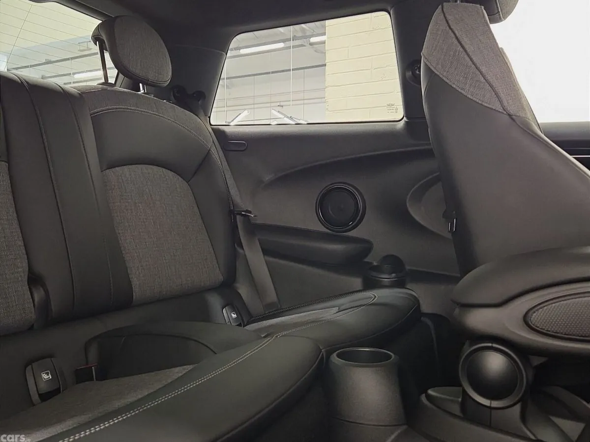 Mini Cooper Hatchback, Electric, 2023, Black