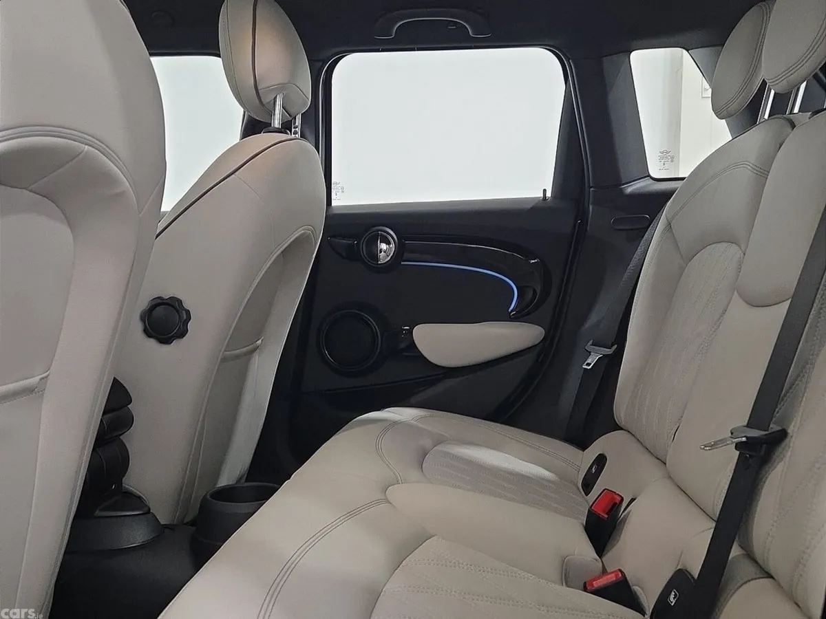 Mini Cooper Hatchback, Petrol, 2023, Blue