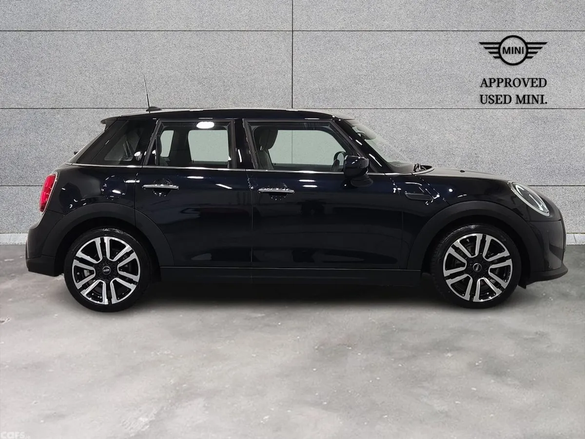Mini Cooper Hatchback, Petrol, 2023, Blue