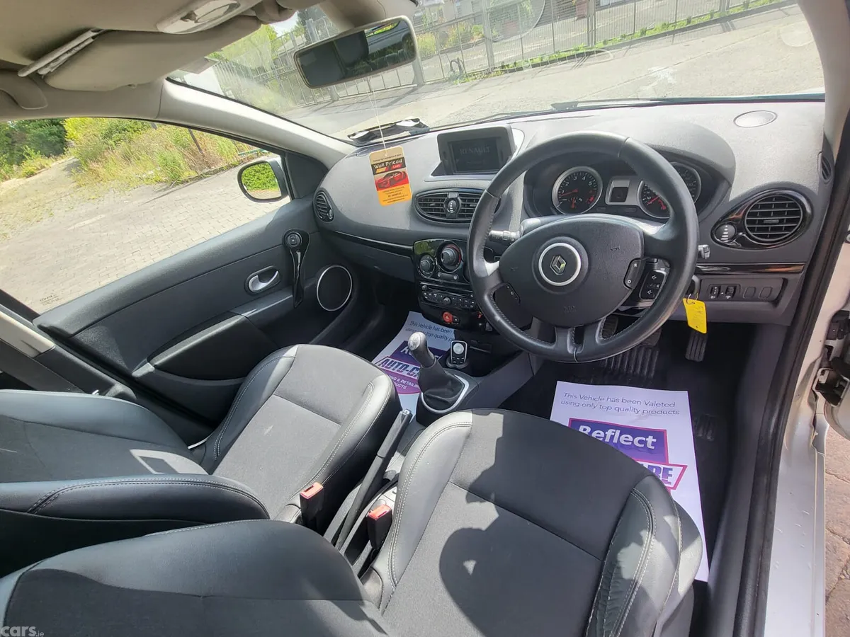 Renault Clio Hatchback, Petrol, 2012, Silver