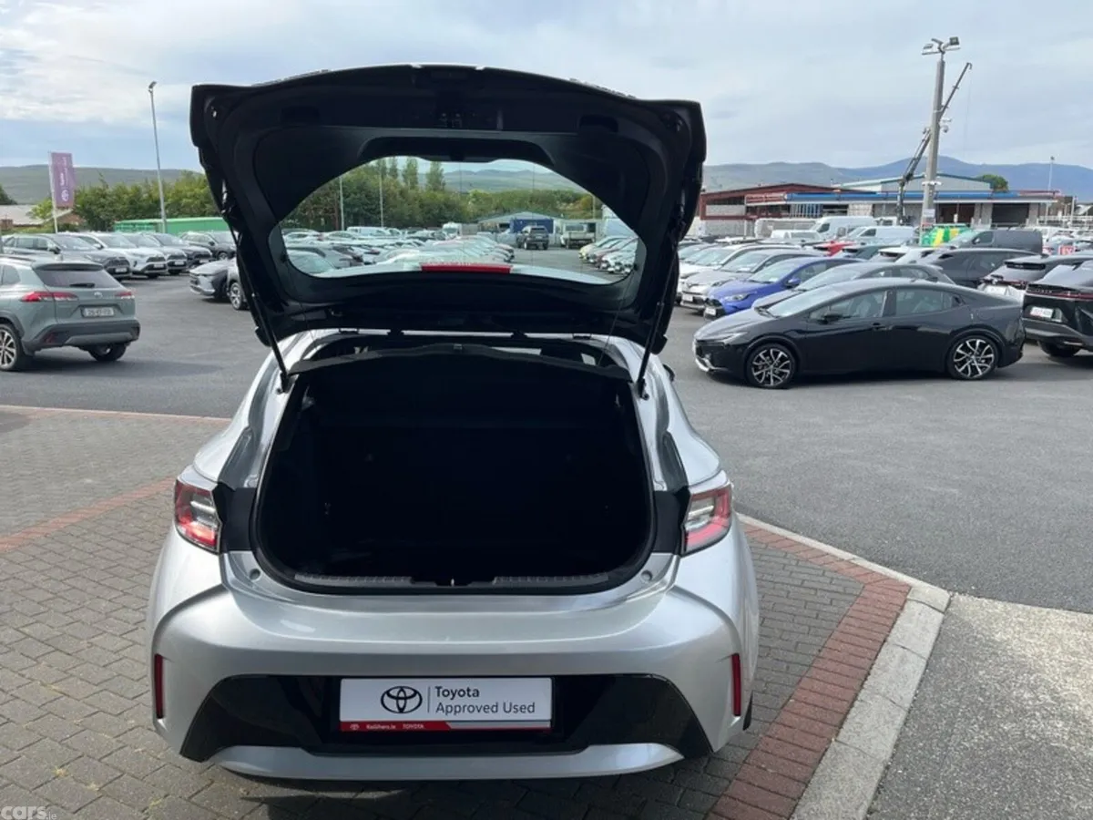 Toyota Corolla Hatchback, Petrol Hybrid, 2023, Silver