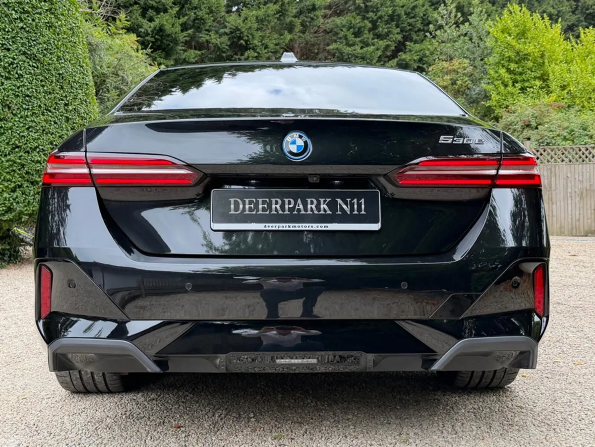 BMW 5-Series Saloon, Petrol Plug-in Hybrid, 2024, Black