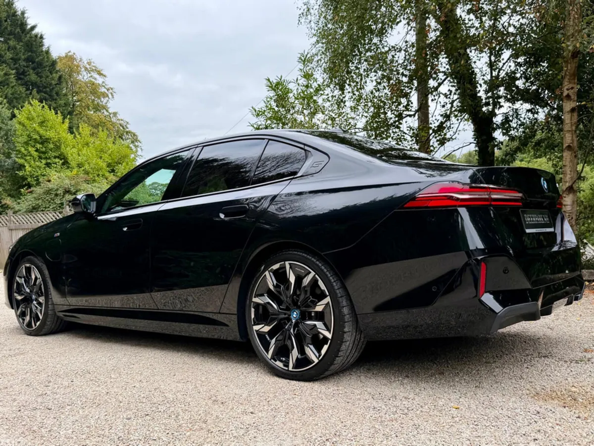 BMW 5-Series Saloon, Petrol Plug-in Hybrid, 2024, Black