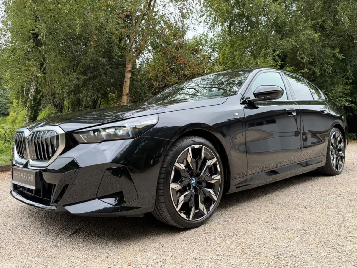 BMW 5-Series Saloon, Petrol Plug-in Hybrid, 2024, Black