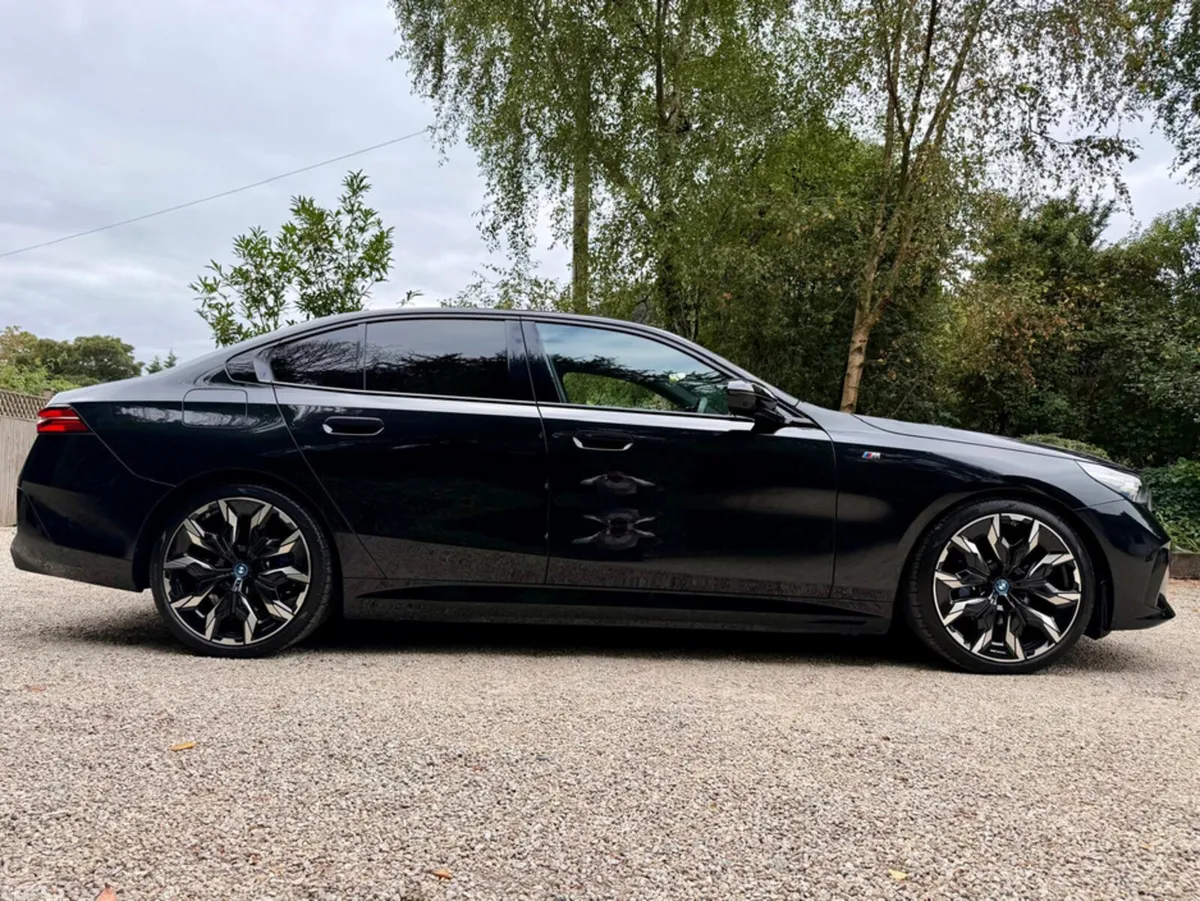 BMW 5-Series Saloon, Petrol Plug-in Hybrid, 2024, Black
