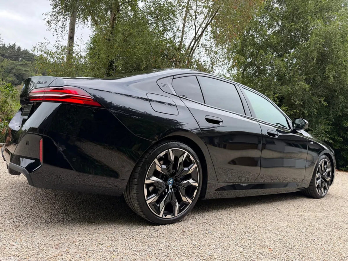 BMW 5-Series Saloon, Petrol Plug-in Hybrid, 2024, Black