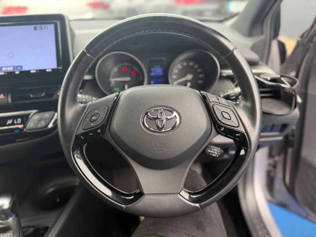 Toyota C-HR SUV, Petrol Hybrid, 2019, Silver
