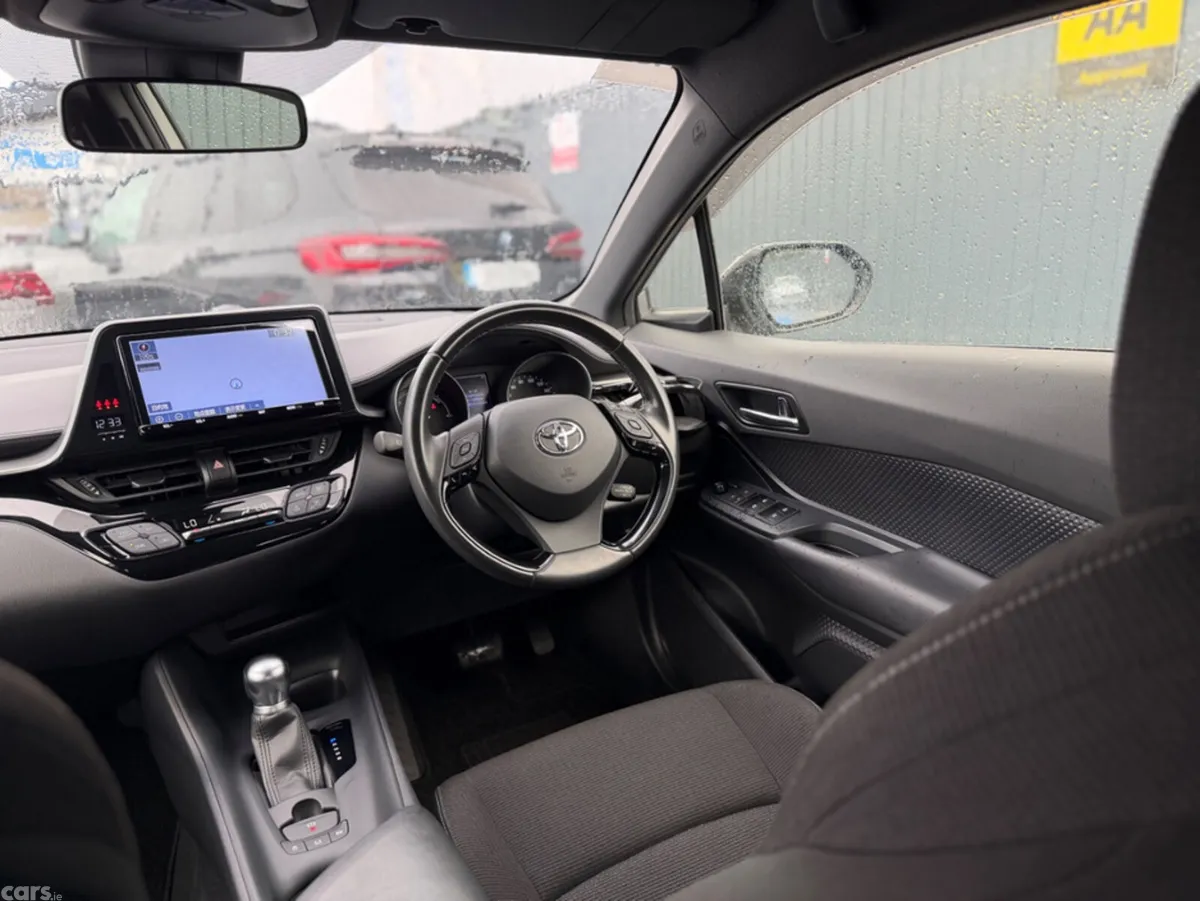 Toyota C-HR SUV, Petrol Hybrid, 2019, Silver